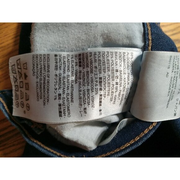 LEVI 524 Jeans Womens 11 BLUE SKINNY Preowned Used Distressed Holes Ripped Dark - Picture 8 of 10